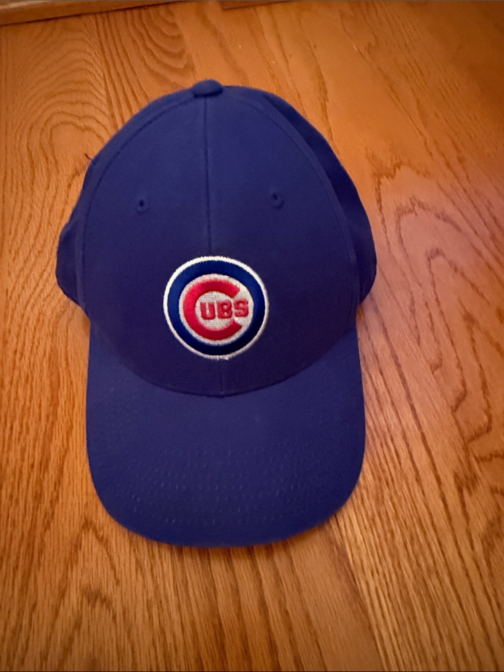 Chicago Cubs Blue Baseball Cap with Embroidered Logo